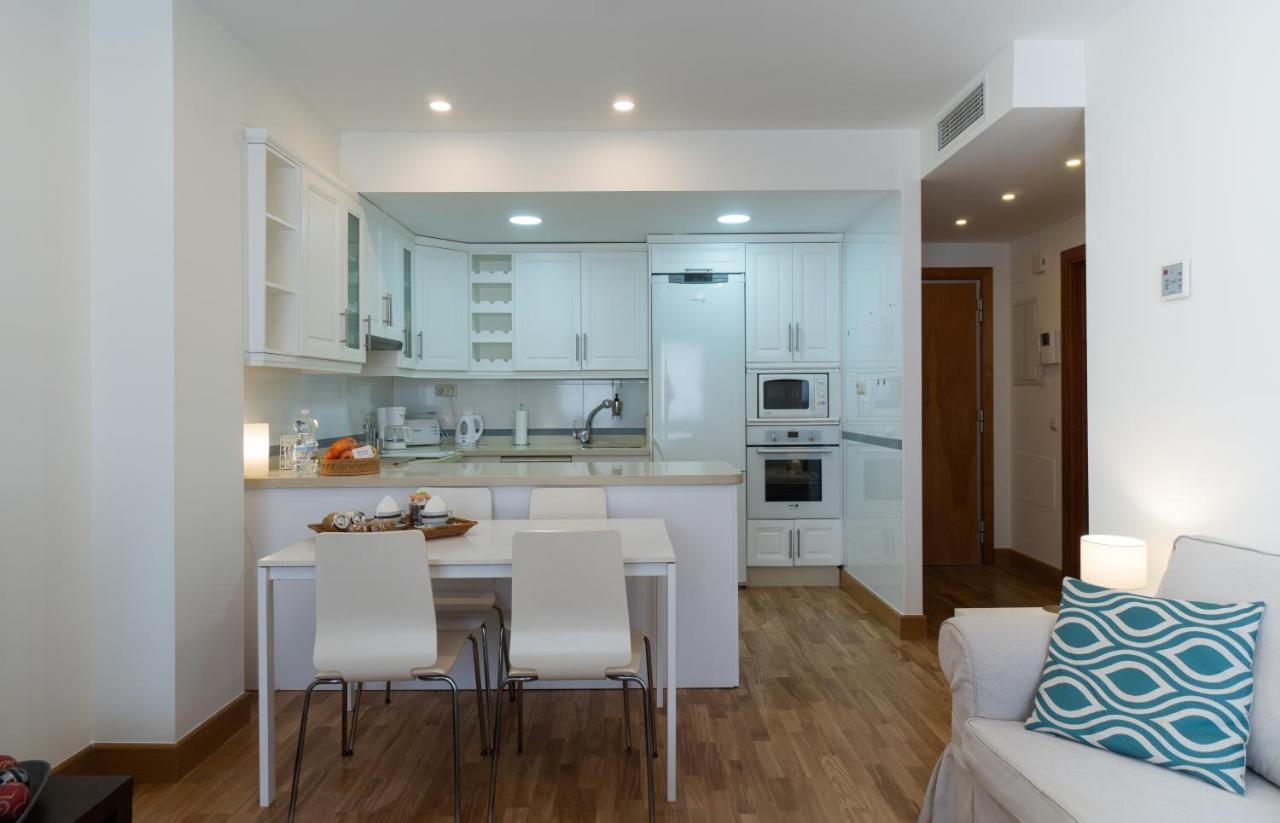 Malaga Centro Maria Zambrano Apartment Exterior photo