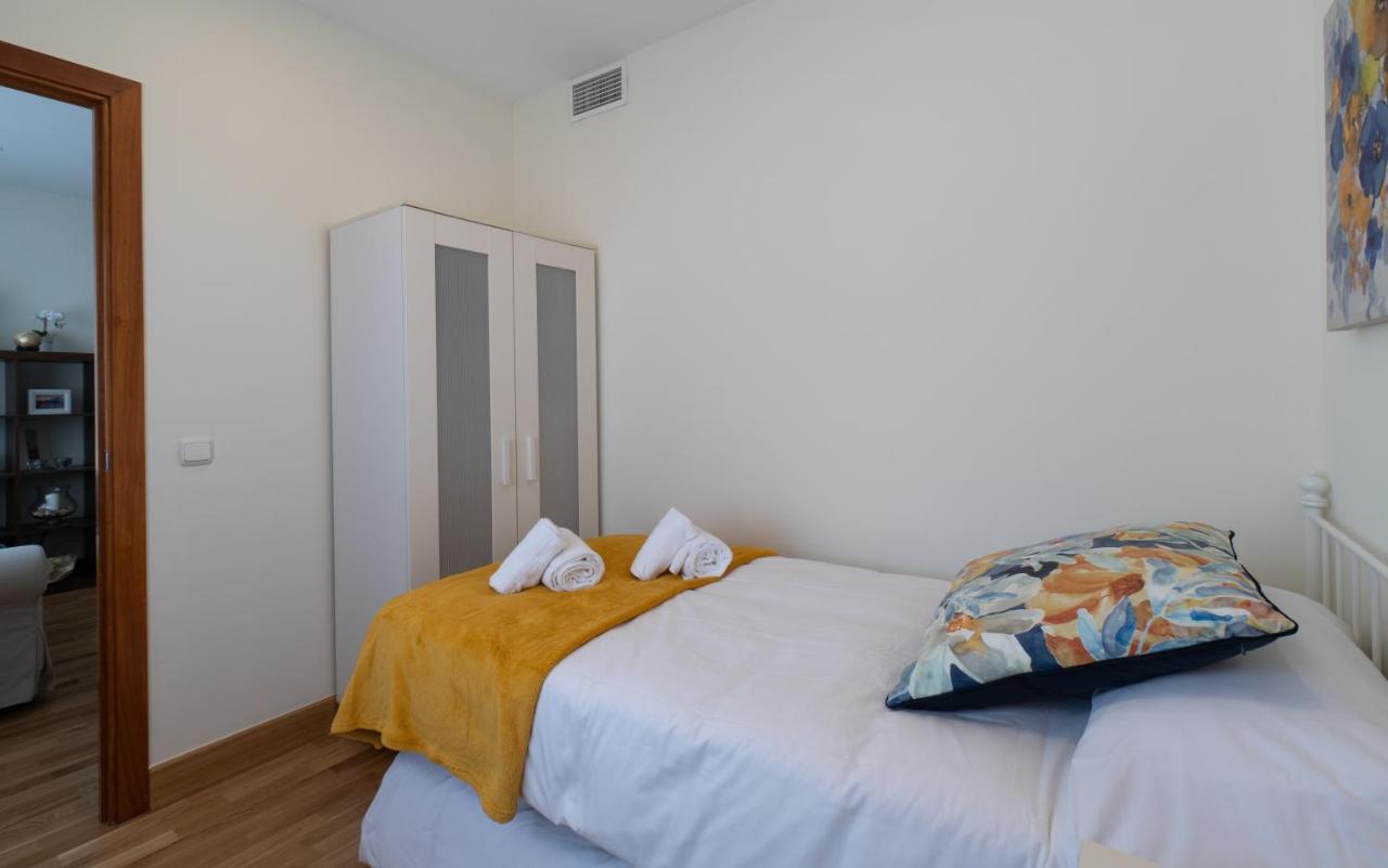 Malaga Centro Maria Zambrano Apartment Exterior photo
