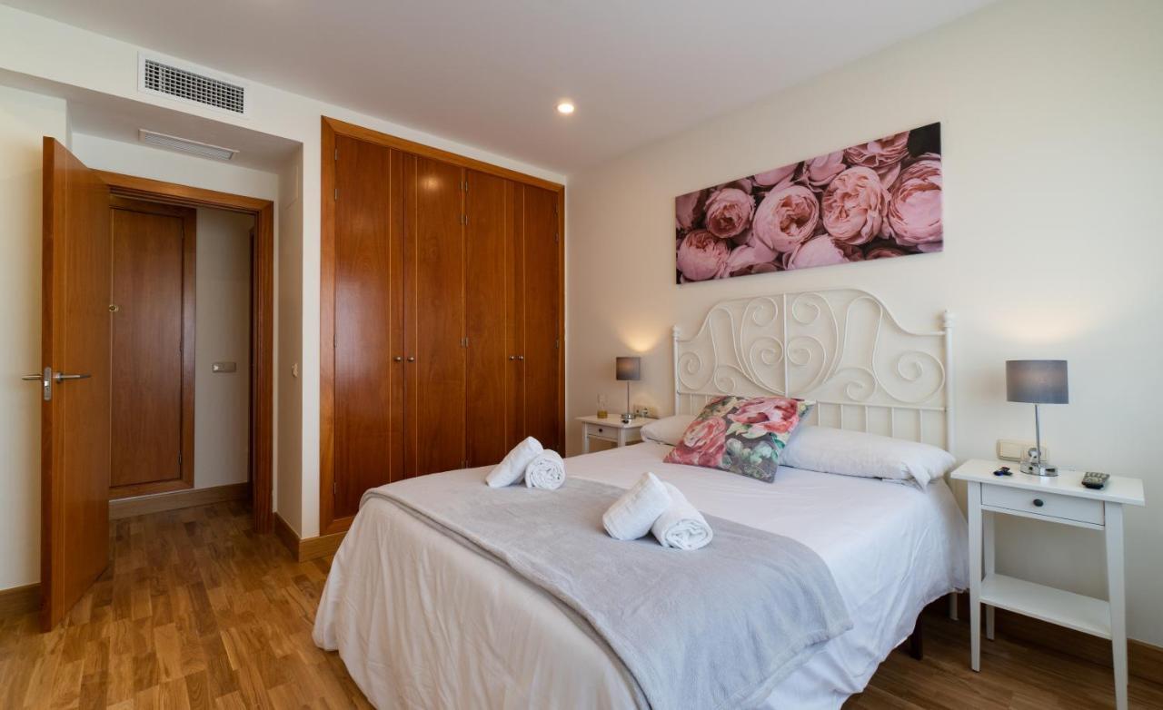 Malaga Centro Maria Zambrano Apartment Exterior photo